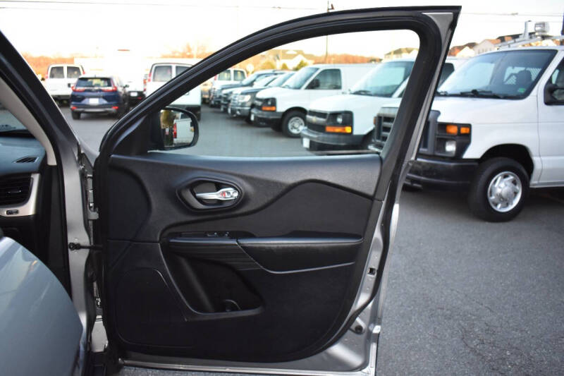 2014 Jeep Cherokee Sport