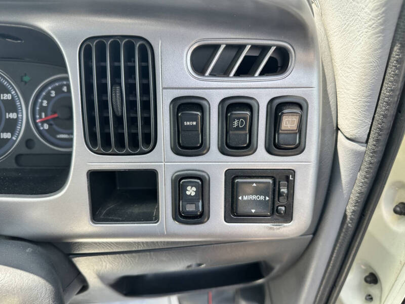 2000 Daihatsu Atrai 7