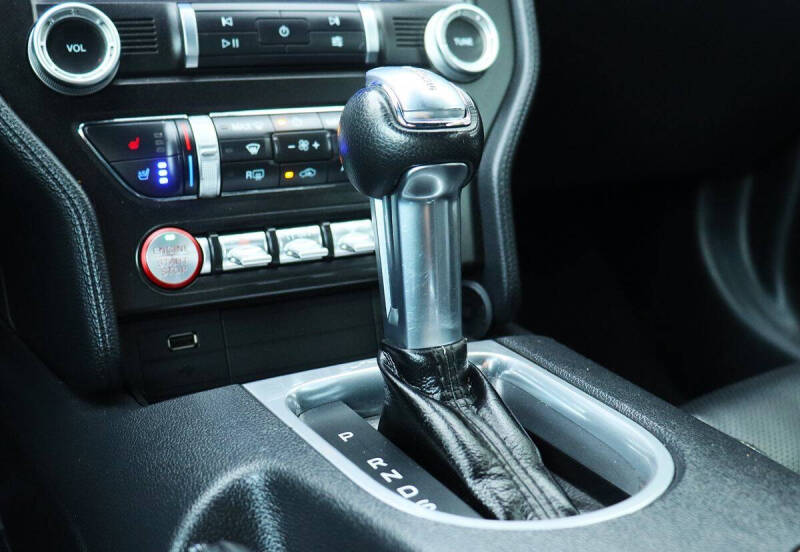 2022 Ford Mustang EcoBoost Premium