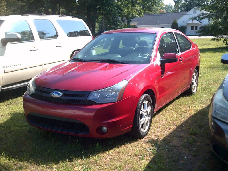 2009 Ford Focus for sale at LAKESIDE MOTORS LLC in Houghton Lake MI