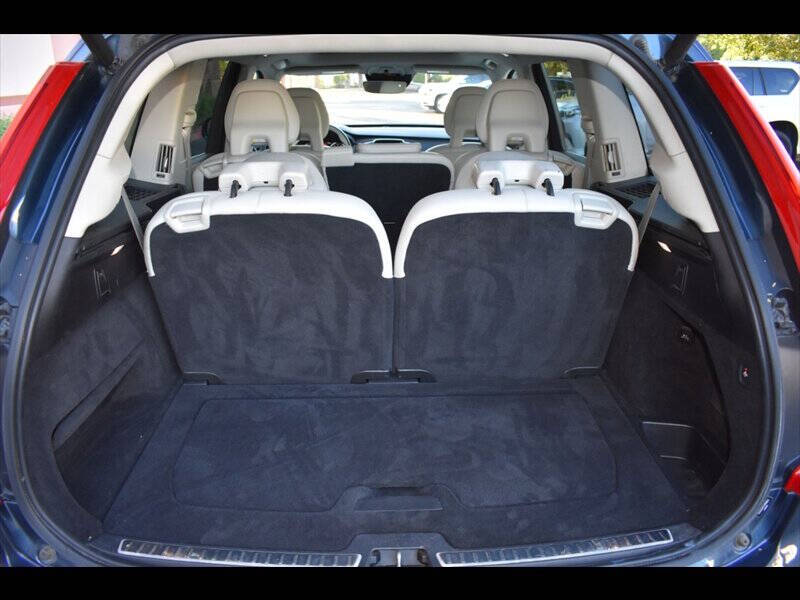 2018 Volvo XC90 T6 Momentum