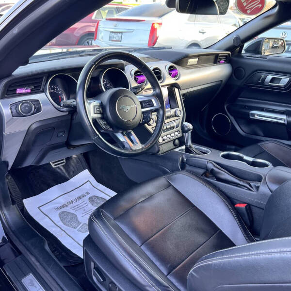 2022 Ford Mustang EcoBoost Premium