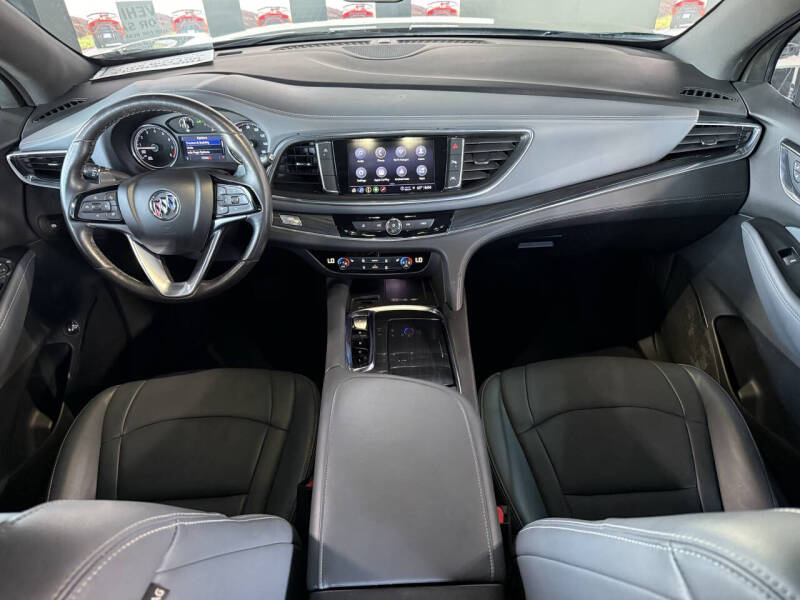 2023 Buick Enclave Essence