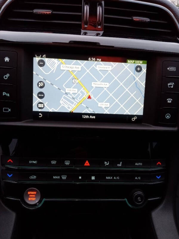 2018 Jaguar F-PACE 25t Premium