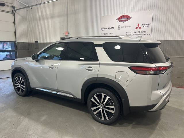 2025 Nissan Pathfinder Platinum