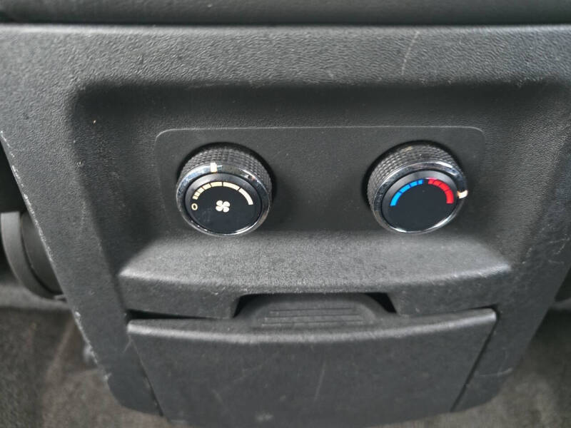 2011 Nissan Pathfinder LE