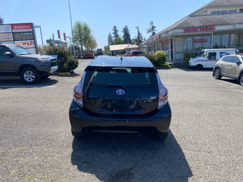 2014 Toyota Prius c Two