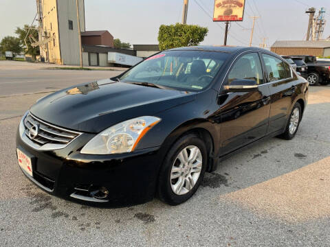 2011 Nissan Altima for sale at El Rancho Auto Sales in Des Moines IA