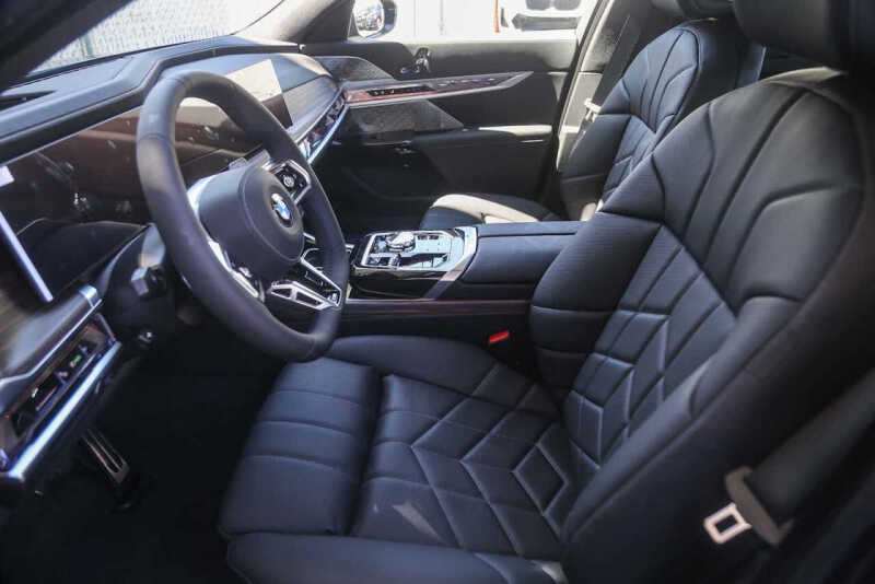 2025 BMW 7 Series 760i xDrive