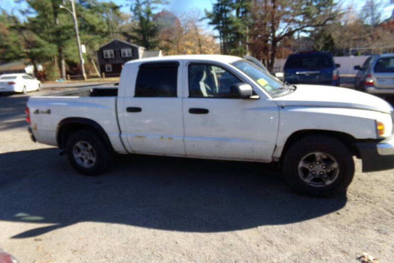 2005 Dodge Dakota SLT photo 2