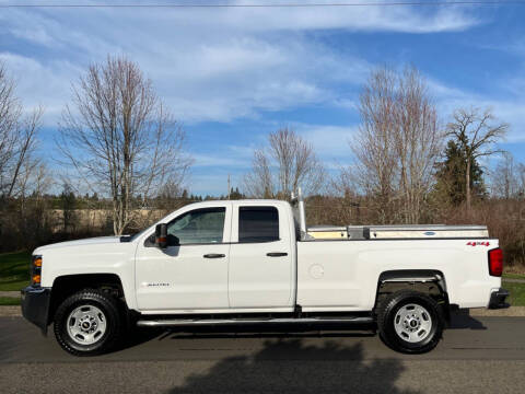 2018 Chevrolet Silverado 2500HD for sale at CLEAR CHOICE AUTOMOTIVE in Milwaukie OR