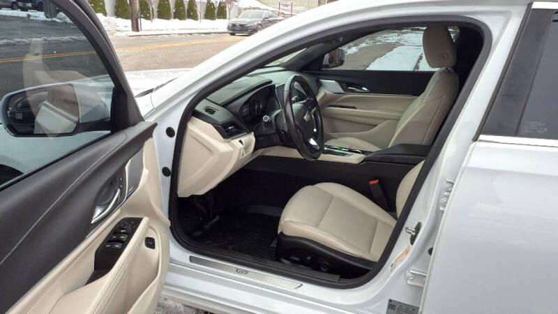 2021 Cadillac CT4 Luxury