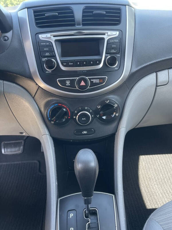 2015 Hyundai Accent GS