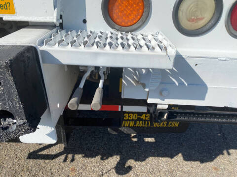 2009 Freightliner M2 106