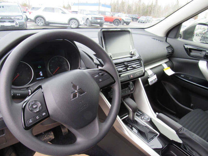 2025 Mitsubishi Eclipse Cross LE