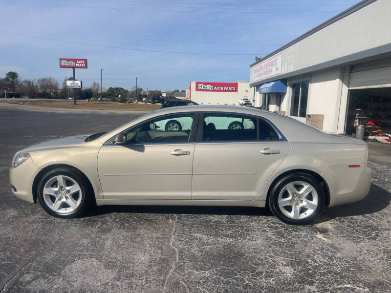 2011 Chevrolet Malibu for sale at ROWE'S QUALITY CARS INC in Bridgeton NC