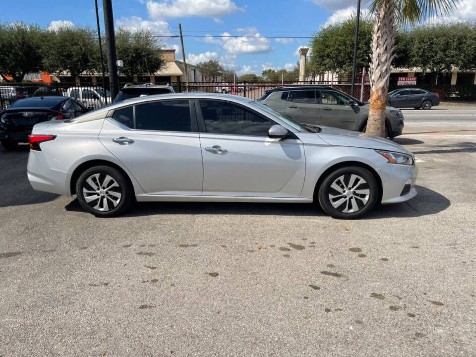 2020 Nissan Altima for sale at SMART CHOICE AUTO in Pasadena, TX