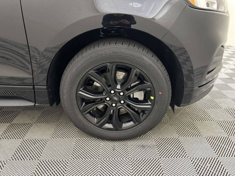 2024 Ford Edge SE