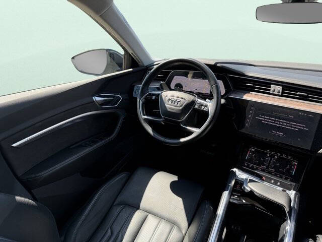 2019 Audi e-tron quattro Prestige