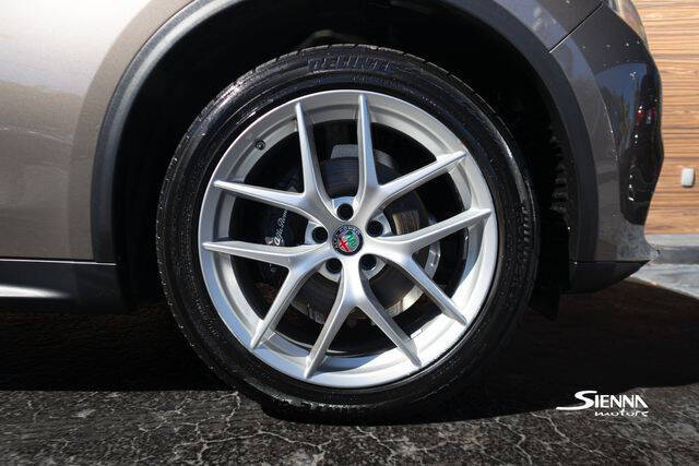 2019 Alfa Romeo Stelvio Sport