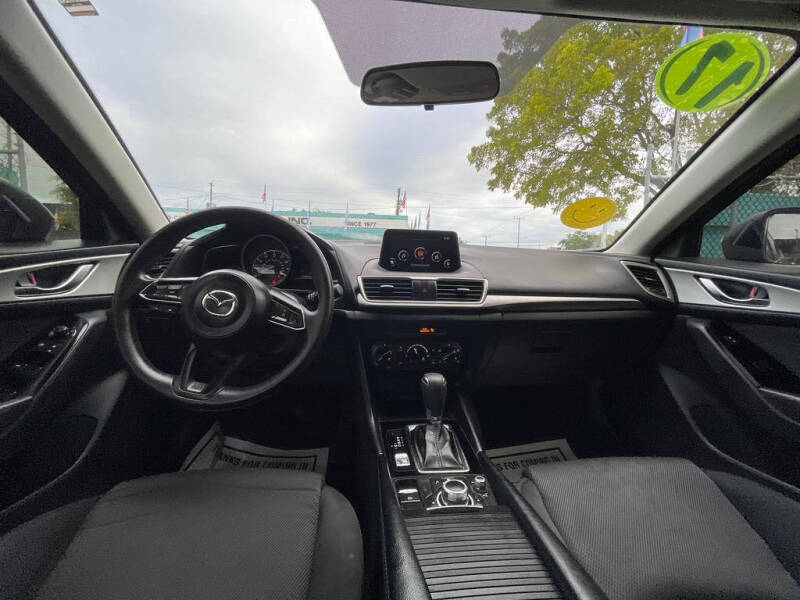 2017 Mazda MAZDA3 Sport