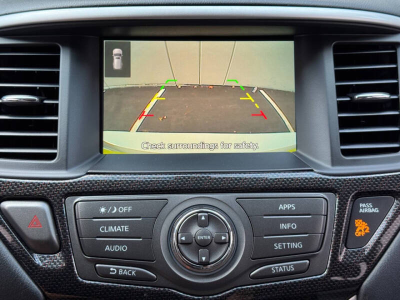 2020 Nissan Pathfinder SV