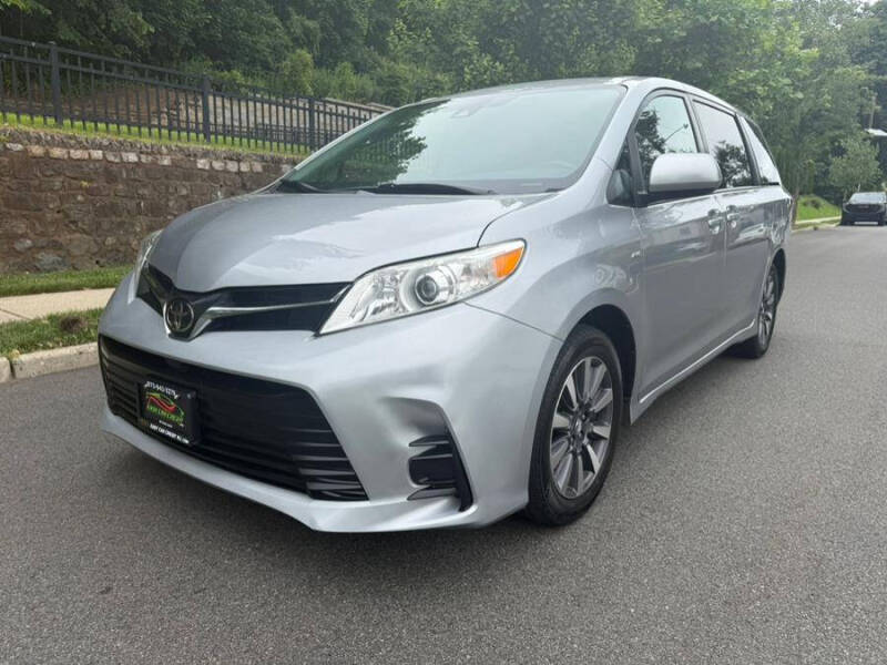 2018 Toyota Sienna LE 7-Passenger