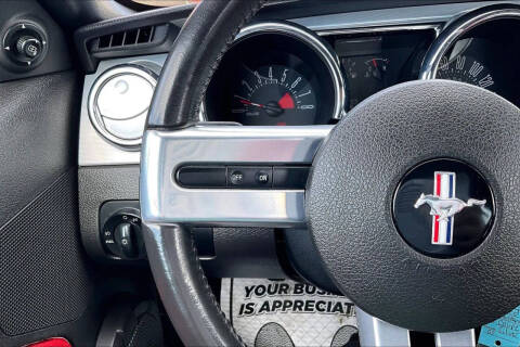 2005 Ford Mustang GT Deluxe