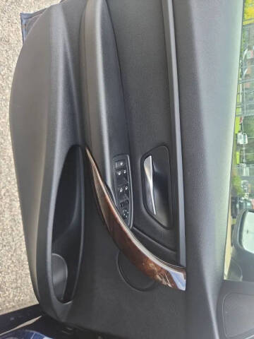 2015 BMW 3 Series 320i