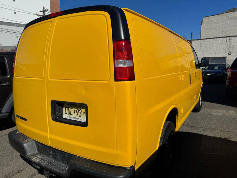 2021 Chevrolet Express 2500