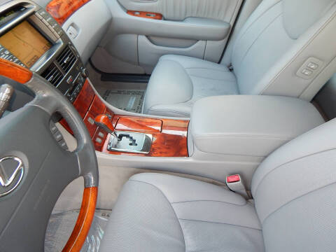 2005 Lexus LS 430