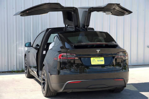 2023 Tesla Model X Standard Range