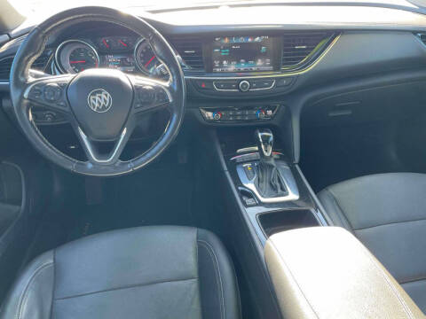 2018 Buick Regal Sportback Essence