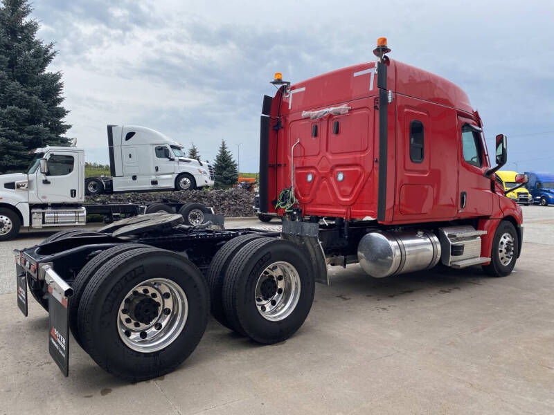 2025 Freightliner Cascadia