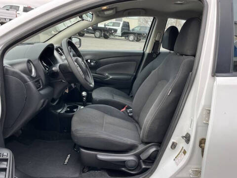 2015 Nissan Versa 1.6 S