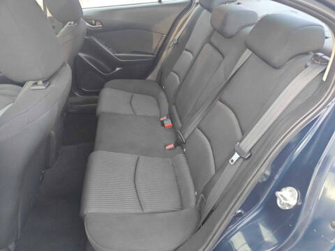 2016 Mazda MAZDA3 i Sport