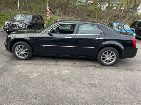 2010 Chrysler 300 for sale at CHRIS AUTO SALES in Cincinnati OH