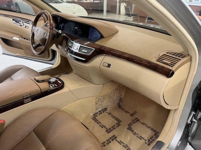 2009 Mercedes-Benz S-Class S 550 4MATIC