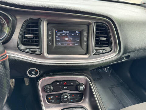 2015 Dodge Challenger SXT