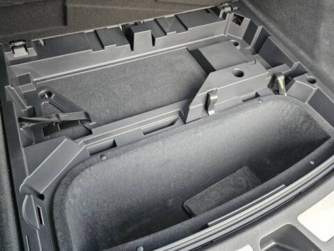 2024 Cadillac LYRIQ Luxury 3