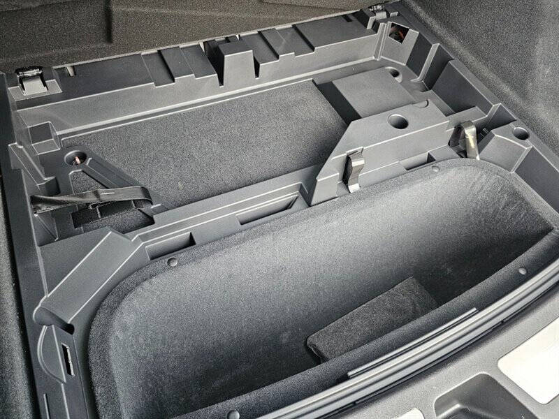 2024 Cadillac LYRIQ Luxury 3