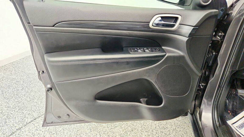 2020 Jeep Grand Cherokee Laredo E