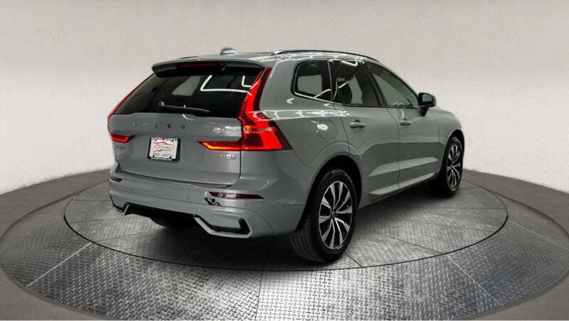 2024 Volvo XC60 B5 Plus Dark Theme