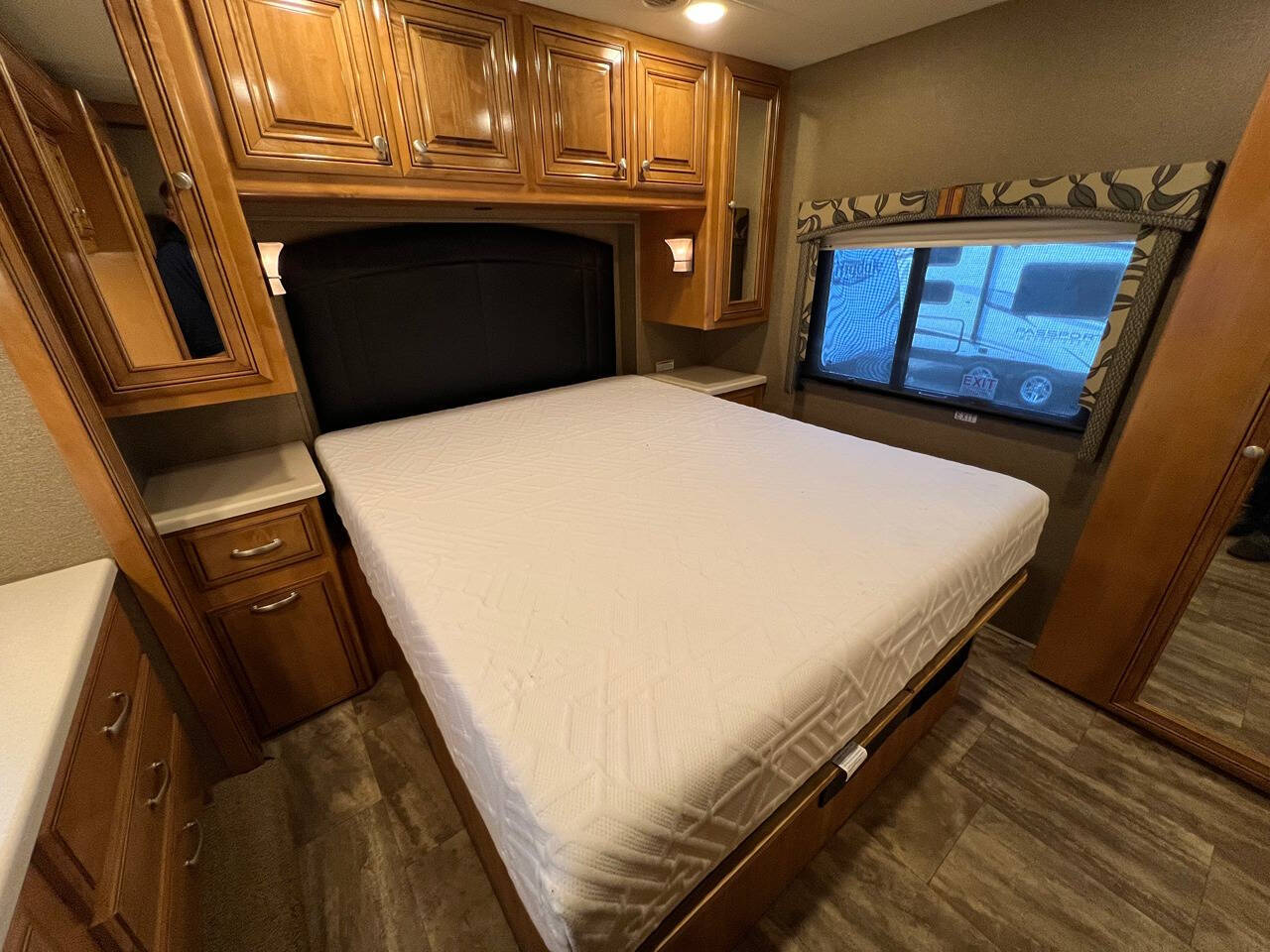 2016 Thor Motor Coach Palazzo for sale at Simple Car Company in Oak Harbor, WA