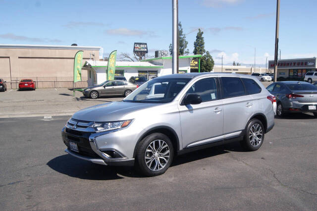 2018 Mitsubishi Outlander for sale at Auto Plaza in Fresno, CA