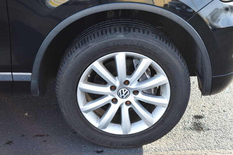 2011 Volkswagen Touareg VR6 Sport