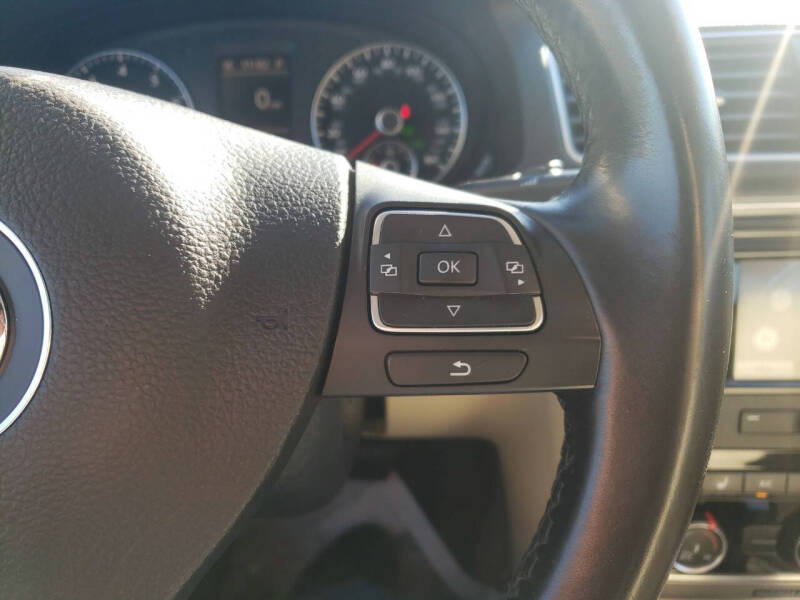 2015 Volkswagen Passat 1.8T SE