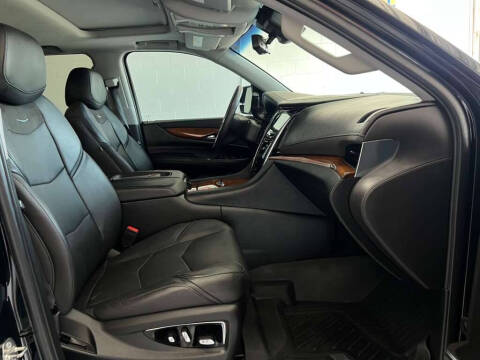 2018 Cadillac Escalade Luxury
