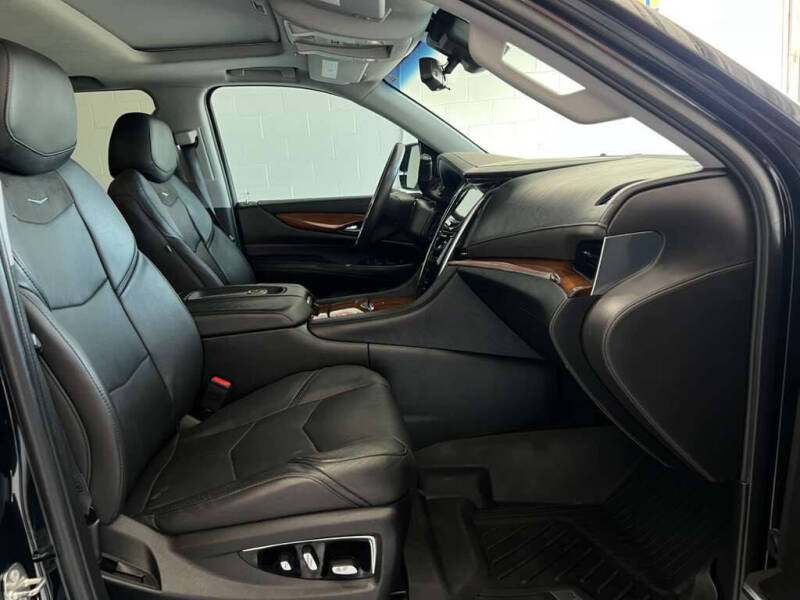 2018 Cadillac Escalade Luxury