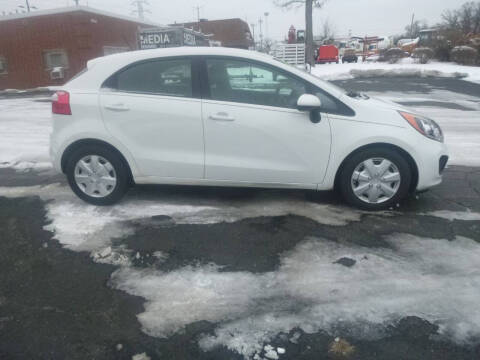 2014 Kia Rio 5-Door LX